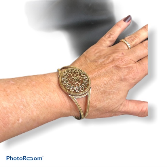 Vintage 1980s Gold Intricate Bracelet - Picture 1 of 5